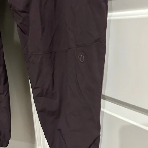 nuuds women’s refine Joggers in limited edition shade, “eggplant” - Picture 5 of 7